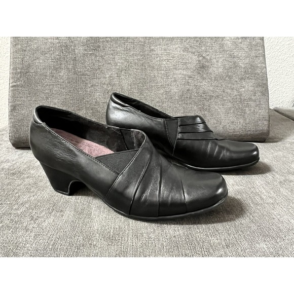 Clarks Sugar Spice Pumps Womens Size 10M‎ Black Leather Shooties 2" High Heels - Picture 1 of 8